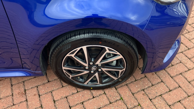 Toyota Yaris 1.5 Hybrid Design 5dr CVT Hybrid Hatchback